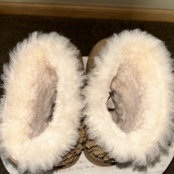 UGG Scarlette Fringe Boot - Picture 6 of 8